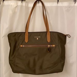 Micheal Kors Green Tote